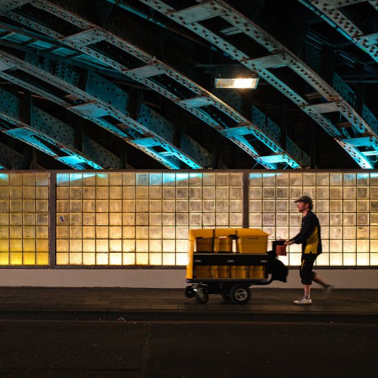 Under_The_Bridge_©_Heribert_Hölzer